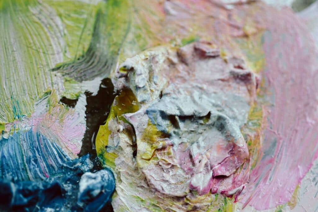Peindre des fleurs au couteau : notre guide complet pour se lancer